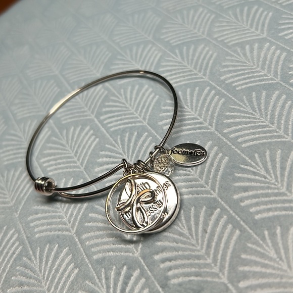 Foot notes silver charm bracelet - Picture 5 of 8